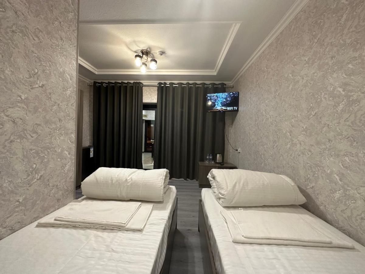 Byond Hotel & Hostel Taschkent Exterior foto